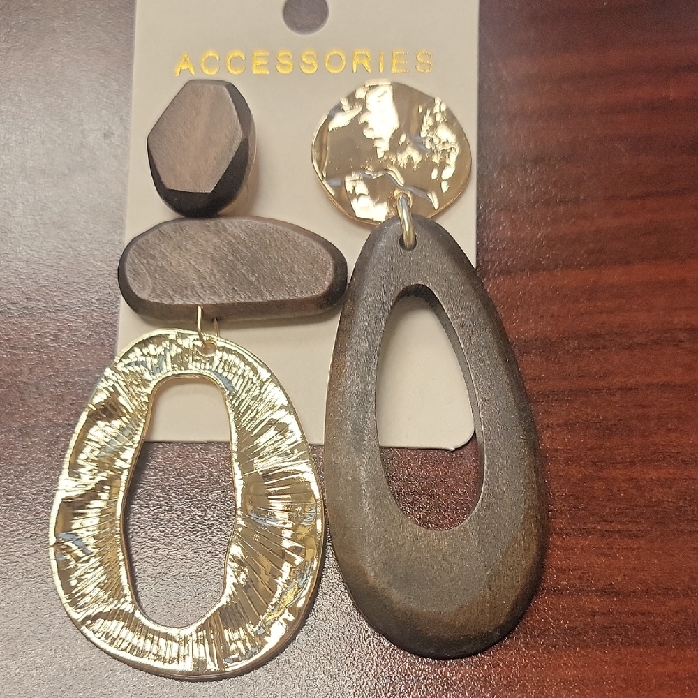 4" Drop. Beautiful Earrings. Never Worn.